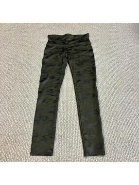Spanx Medium Size Green Camouflage Leggings